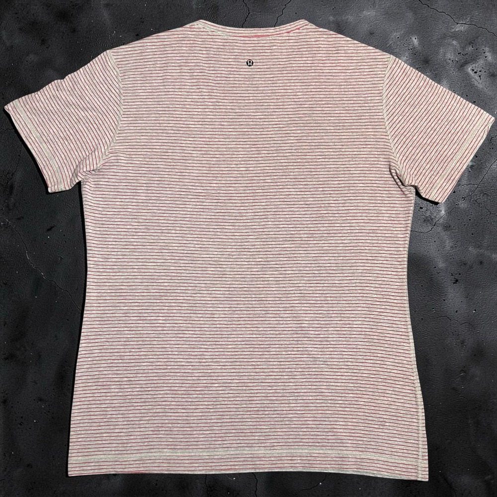 Lululemon Mens Everyday V-Neck Striped Shirt XXL Red Grey Outdoors Comfort Soft